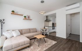 Bauer Downtown Apartment
